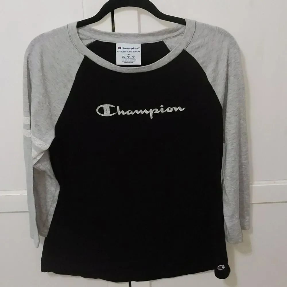 Champions woman's long sleeve t-shirtSz M